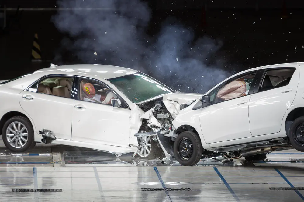 Front-End-Kollision während eines Crash-Tests