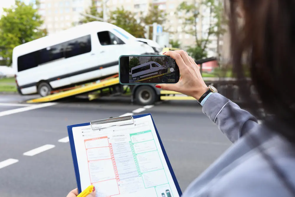 Transporter wird abgeschleppt